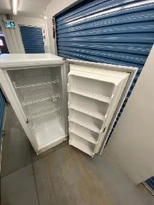 WHITE APARTMENT FREEZER - Photo 3