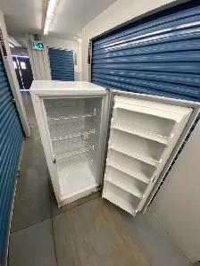 WHITE APARTMENT FREEZER - Photo 4