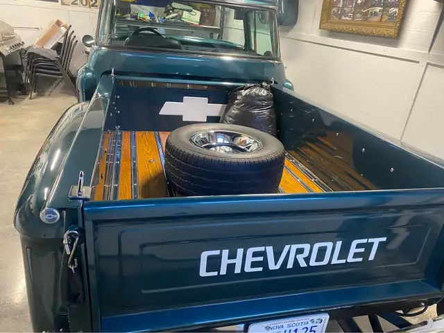 1957 Chevrolet 1500 regular cab - Photo 2