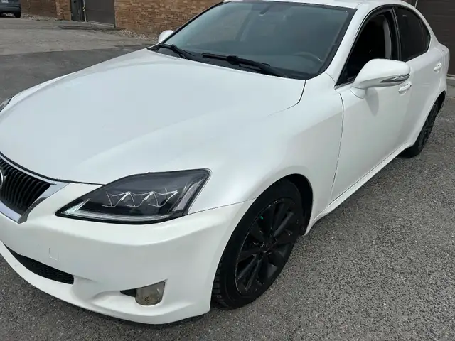 2009 Lexus IS250 AWD - Photo 2