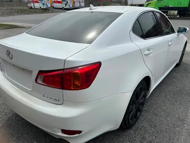 2009 Lexus IS250 AWD - Photo 4
