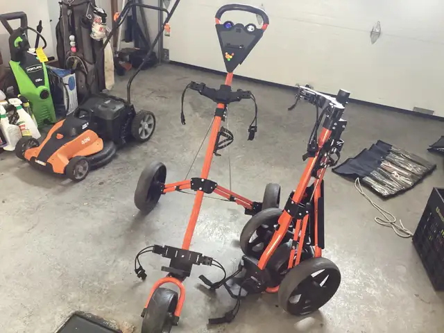 2 Chariots de Golf 3 roues
