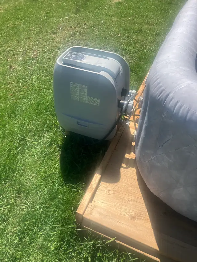 magnifique spa 7 place s’amusa…servi 3 fois…$800. - Photo 3