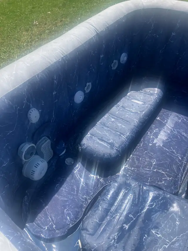 magnifique spa 7 place s’amusa…servi 3 fois…$800. - Photo 4