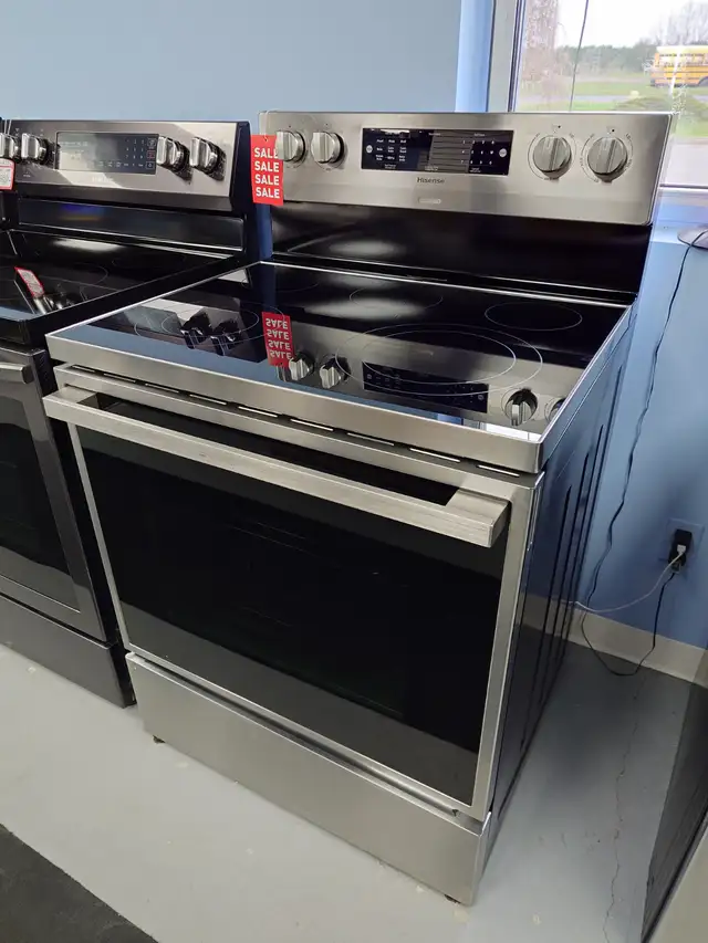 Hisense '30' Stainless Steel Freestanding Electric Range on Sale - Photo 2