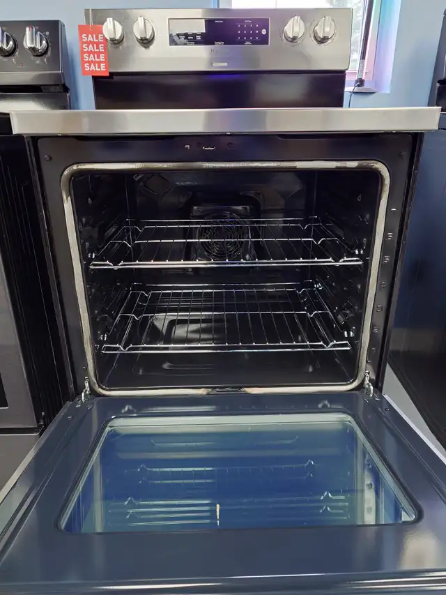 Hisense '30' Stainless Steel Freestanding Electric Range on Sale - Photo 6