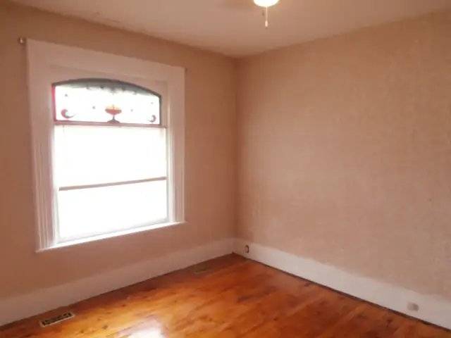 ROOM AVAILABLE IN BEAUTIFULL CENTURY HOME - Photo 6