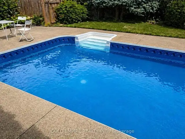4 bed 2 bath - Photo 7