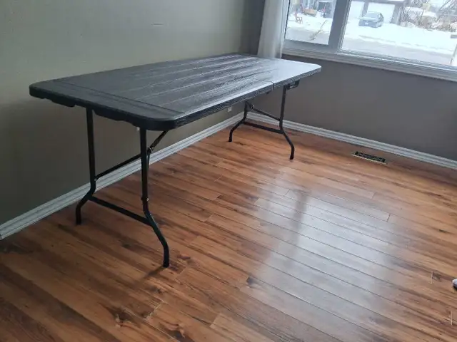 Tables for Rent - Photo 6