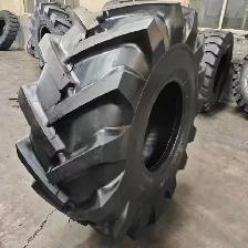 Pneu de tracteur agricole