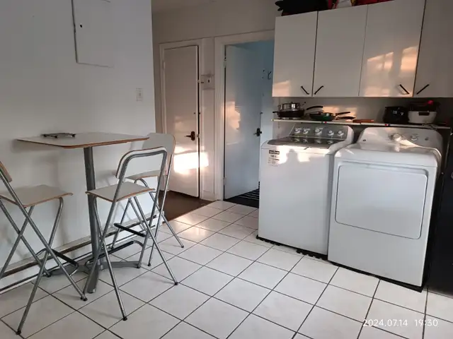 Big room for short term rental, Close metro Monk, All included. - Photo 5