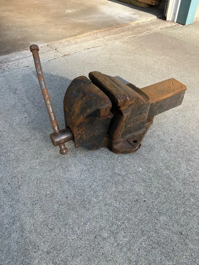 No. 6 Heavy Duty Bench Vise