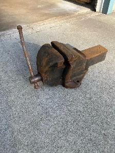 No. 6 Heavy Duty Bench Vise