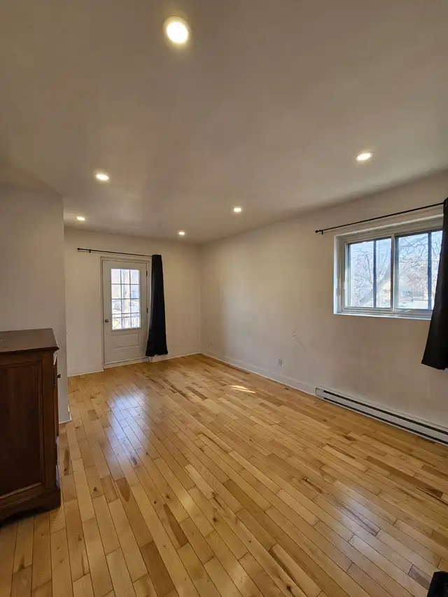 Renovated 4½ | Côte-des-Neiges | 2 Bedrooms Edouard-Montpetit - Photo 4