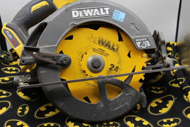 (2016) DeWalt DCS575 FlexVolt 7-1/4-inch Circular Saw (#2950) - Photo 2