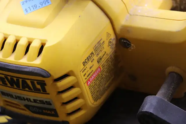 (2016) DeWalt DCS575 FlexVolt 7-1/4-inch Circular Saw (#2950) - Photo 5