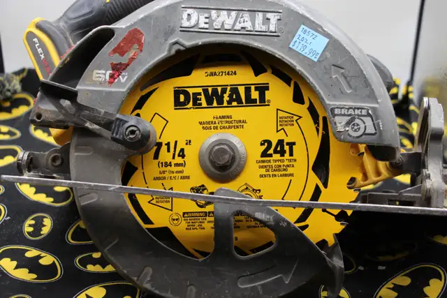 (2021) DeWalt DCS578 Brushless 7-1/4' Cordless Circ Saw (#18572) - Photo 2