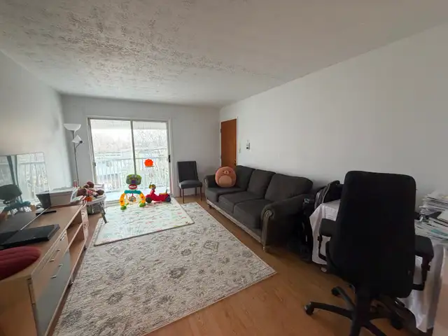 Beau 4 1/2 à louer pour 1 juillet! - Photo 3