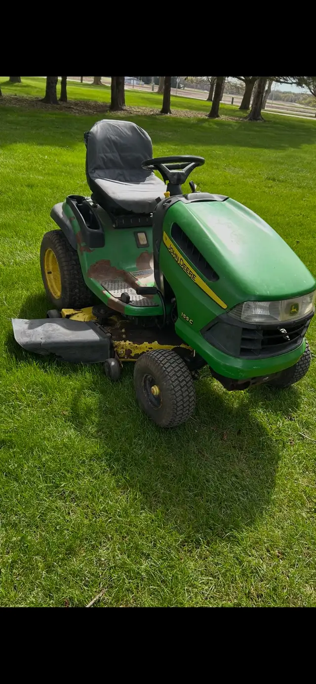 John Deere 155c Hydrostatic Riding Mower - Photo 2