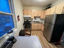 Cozy & Private Room for Male Student in Downtown 3-Bedroom ($ - Photo 3
