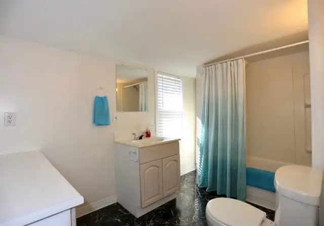 2 full bathroom, 3bedrooms, house for rent in St. James area - Photo 9