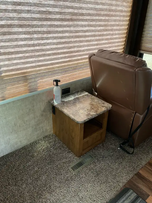 COUPLES TRAILER - Outdoors RV - 2017 Creekside 26 - Photo 3