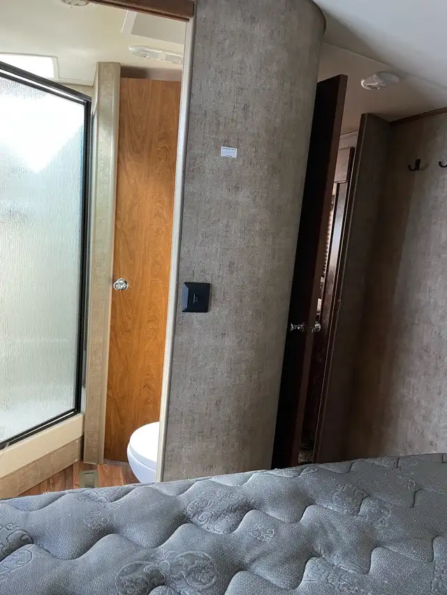 COUPLES TRAILER - Outdoors RV - 2017 Creekside 26 - Photo 8