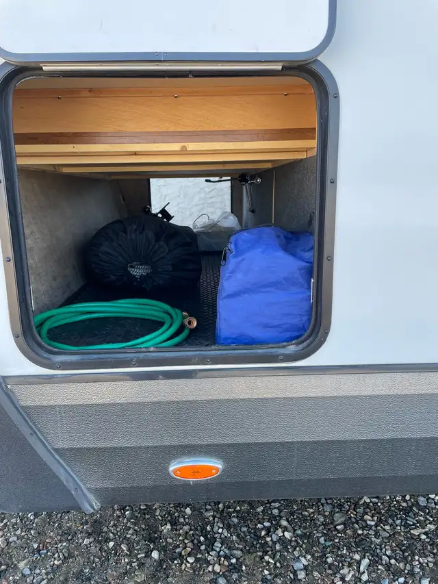 COUPLES TRAILER - Outdoors RV - 2017 Creekside 26 - Photo 9