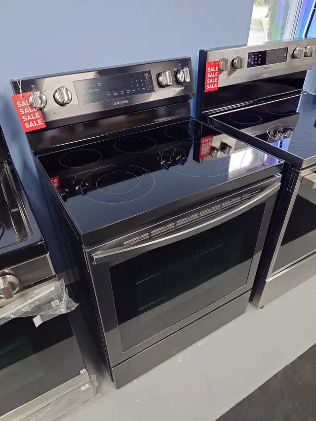 Samsung '30' Stainless Steel Freestanding Electric Range on Sale - Photo 2