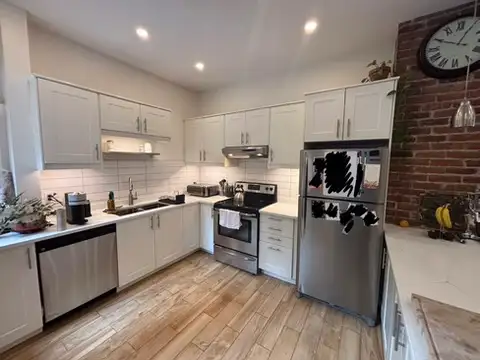 4 1/2 apartment in St-Henri - Photo 2