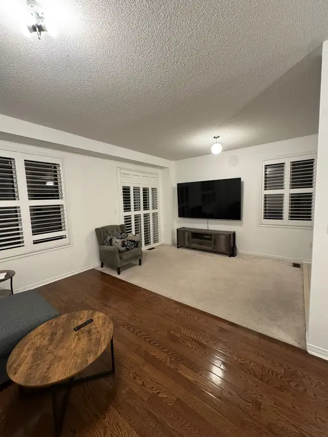 3-Bedroom House For Rent: Markham Rd & Denison St - Photo 3