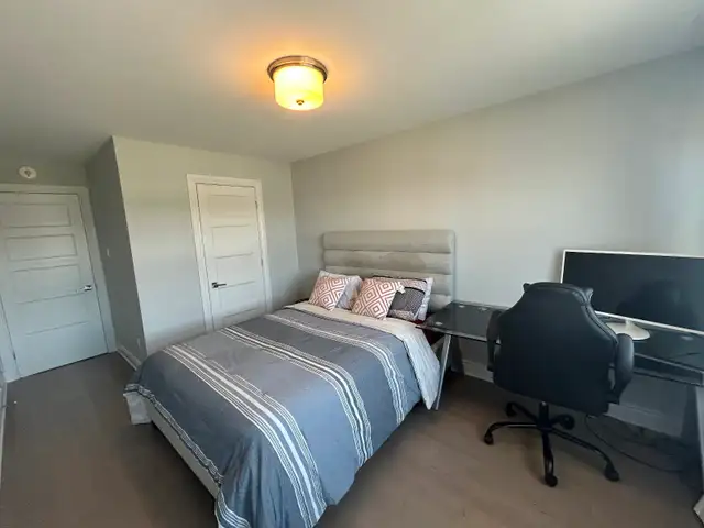 Executive Bathroom with Private Washroom $900 - Photo 2