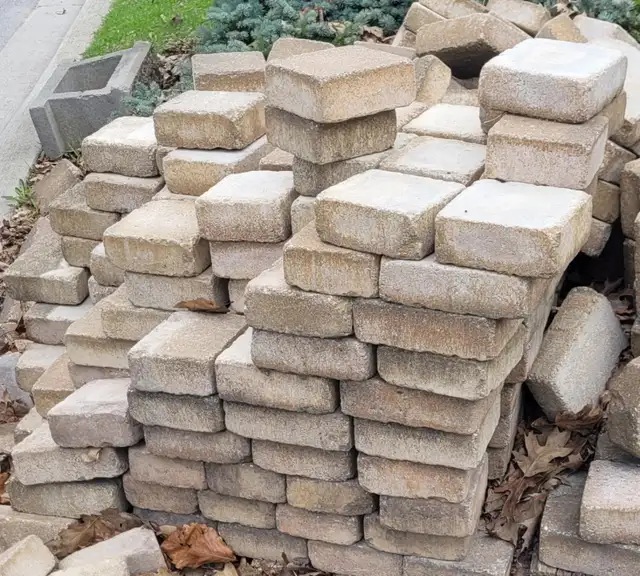 Interlock - Beige Pavers ($0.5/ea)