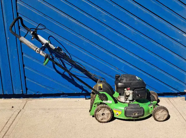 21' 187cc Lawnboy 10696C Lawnmower (31176260)