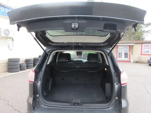 2016 Ford Escape SE - Photo 10