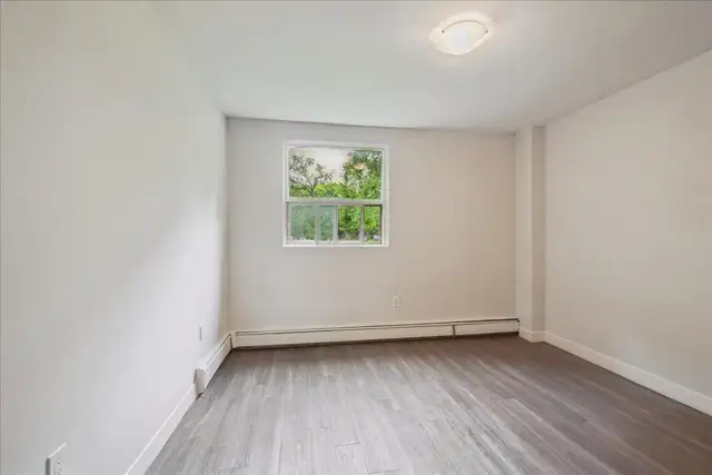 Pontiac Court Lowrise - 1 Bedroom available at 1202 Pontiac Cour - Photo 15
