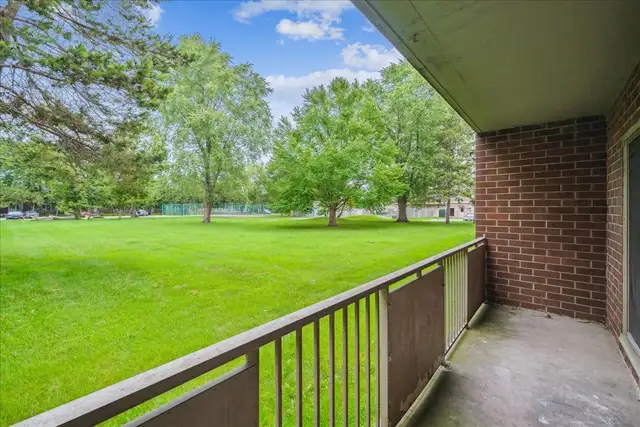 Pontiac Court Lowrise - 1 Bedroom available at 1202 Pontiac Cour - Photo 16