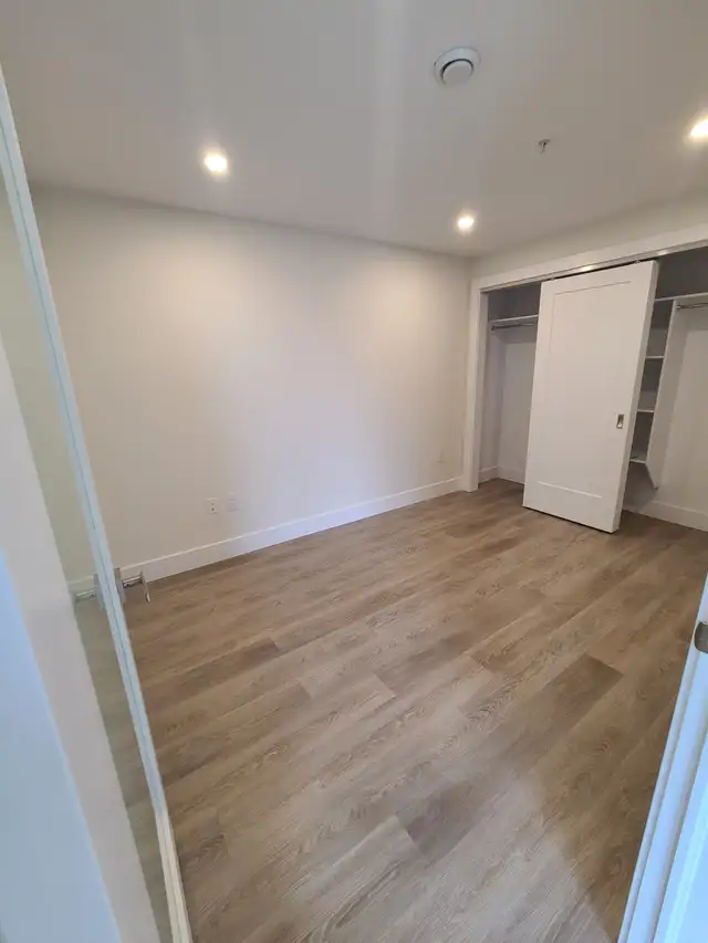 Luxury 2BR - Unit 902 - City Views - Sept 1st - Water/Heat Incl - Photo 4