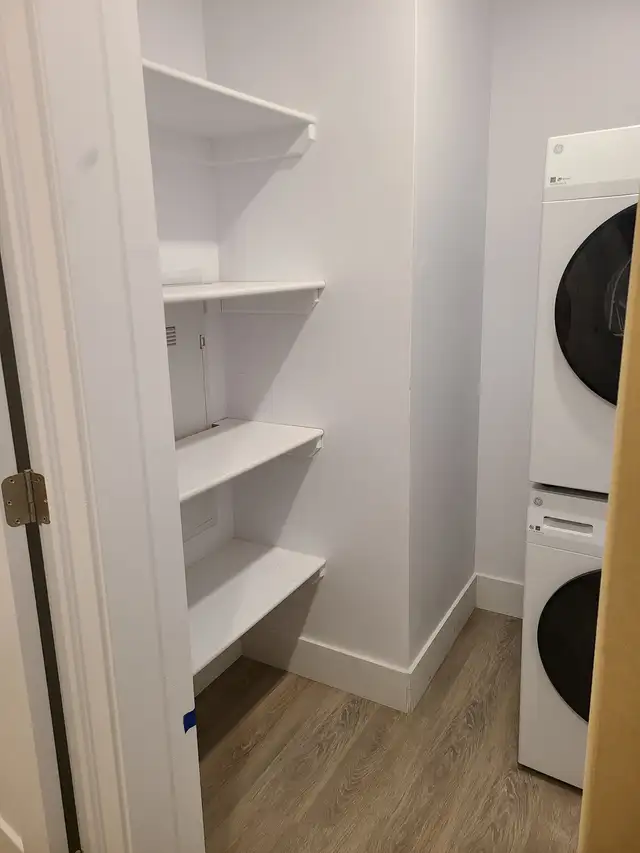 Luxury 2BR - Unit 902 - City Views - Sept 1st - Water/Heat Incl - Photo 5