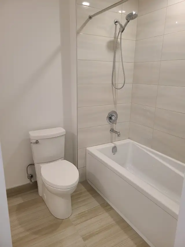 Luxury 2BR - Unit 902 - City Views - Sept 1st - Water/Heat Incl - Photo 10