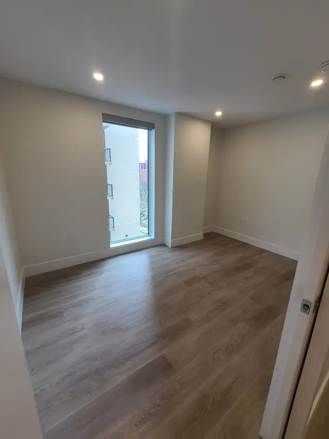 Luxury 2BR - Unit 902 - City Views - Sept 1st - Water/Heat Incl - Photo 15