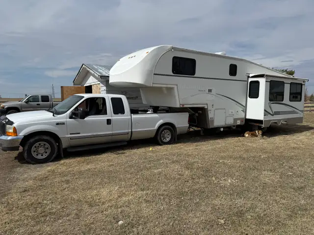 2000 Ford F-250 Diesel 2003 Glendale Fifth Wheel