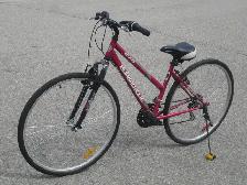 ALL HYBRID LADIES 700C SUPERCYCLE SOLARIS 18SPD ROAD CRUISER!