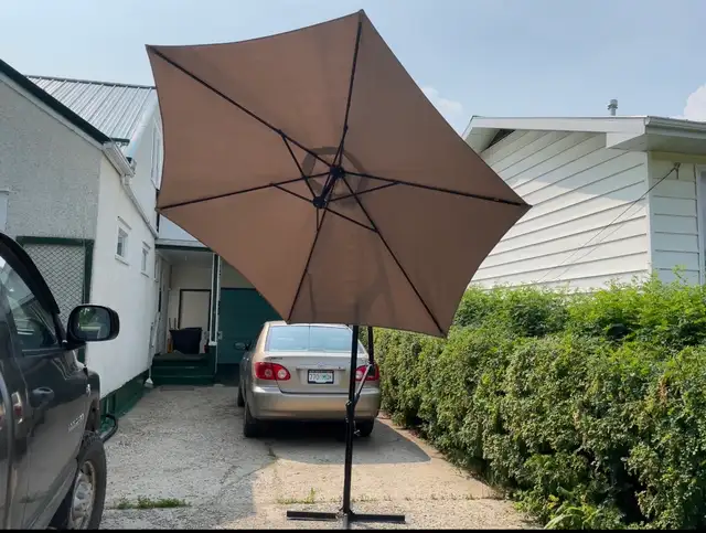 Outdoor free standing Umbrella - Photo 2