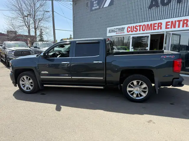 2017 Chevrolet Silverado 1500 HIGH COUNTRY CREWCAB 4X4/ 6.2L V8 - Photo 2