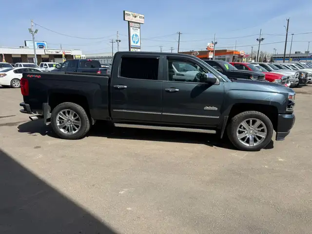 2017 Chevrolet Silverado 1500 HIGH COUNTRY CREWCAB 4X4/ 6.2L V8 - Photo 6