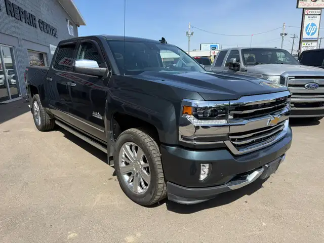 2017 Chevrolet Silverado 1500 HIGH COUNTRY CREWCAB 4X4/ 6.2L V8 - Photo 7