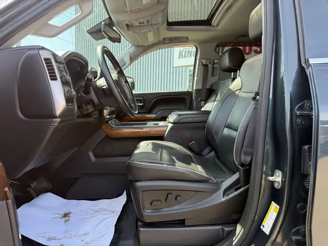 2017 Chevrolet Silverado 1500 HIGH COUNTRY CREWCAB 4X4/ 6.2L V8 - Photo 9