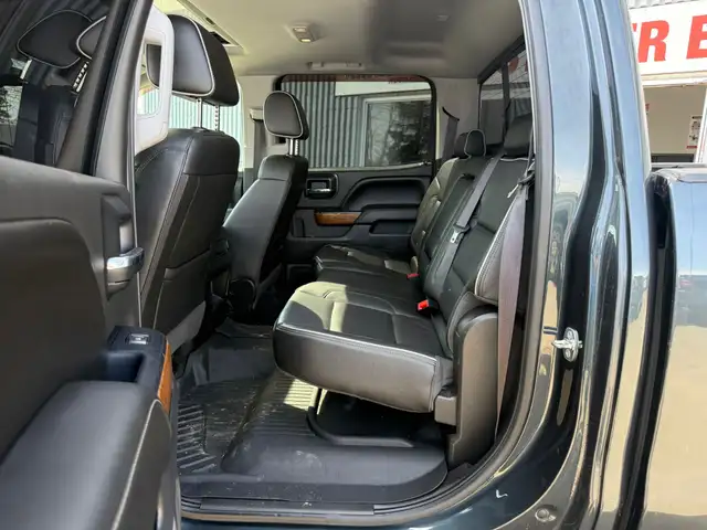 2017 Chevrolet Silverado 1500 HIGH COUNTRY CREWCAB 4X4/ 6.2L V8 - Photo 10