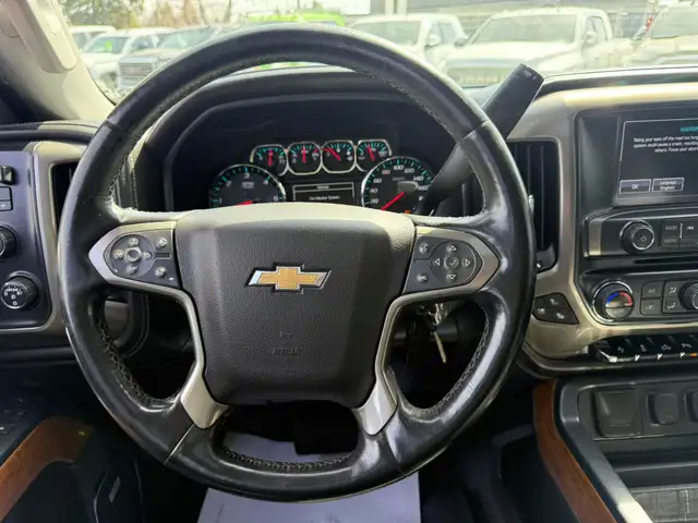 2017 Chevrolet Silverado 1500 HIGH COUNTRY CREWCAB 4X4/ 6.2L V8 - Photo 12